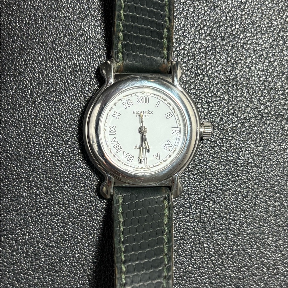 HERMES Kepler Authentic Auto Women Watch. Silver dial & Green Leather band. - Picture 4 of 16